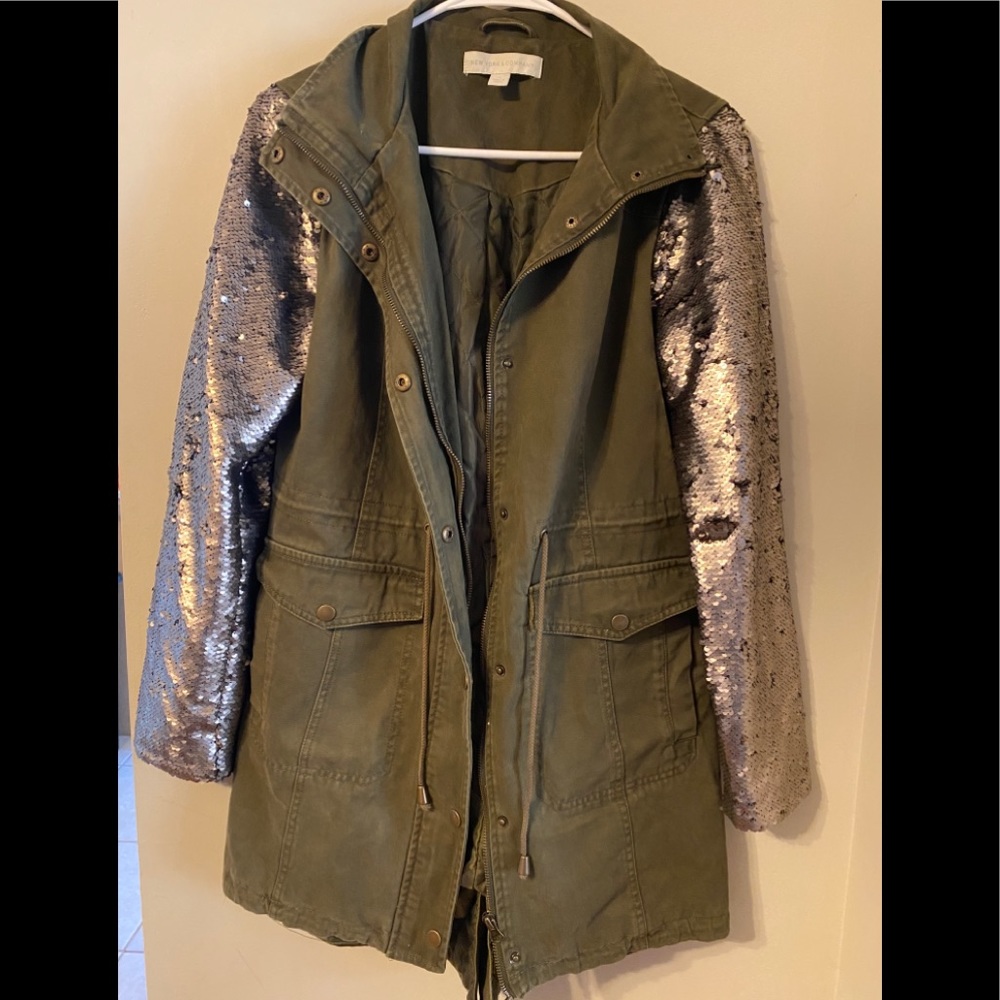 Green with sequined sleeves jacket